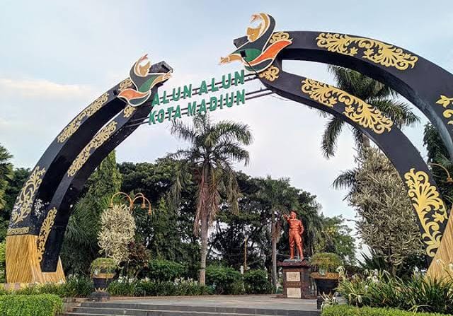 Alun-Alun Kota Madiun